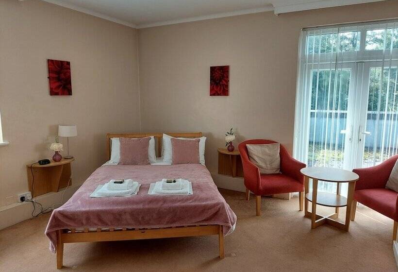 پانسیون Cripps Hall Guest Annexe