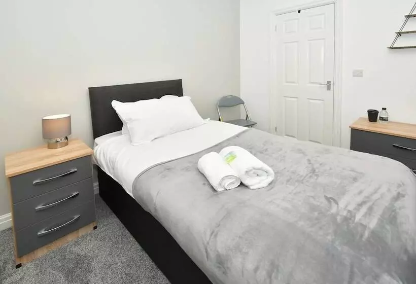 Majatalo Townhouse@ 147 Westminster Street Crewe