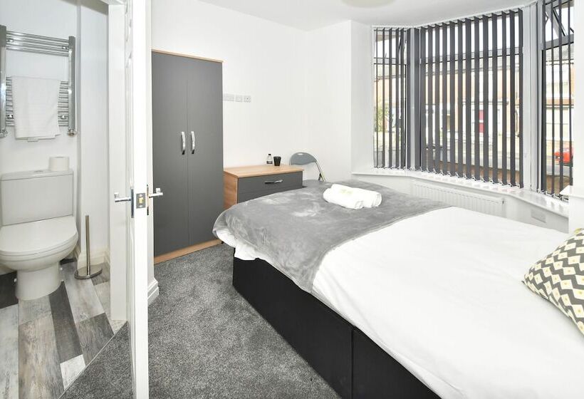 Пансион Townhouse@ 147 Westminster Street Crewe