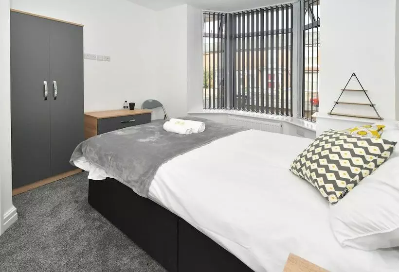 Majatalo Townhouse@ 147 Westminster Street Crewe