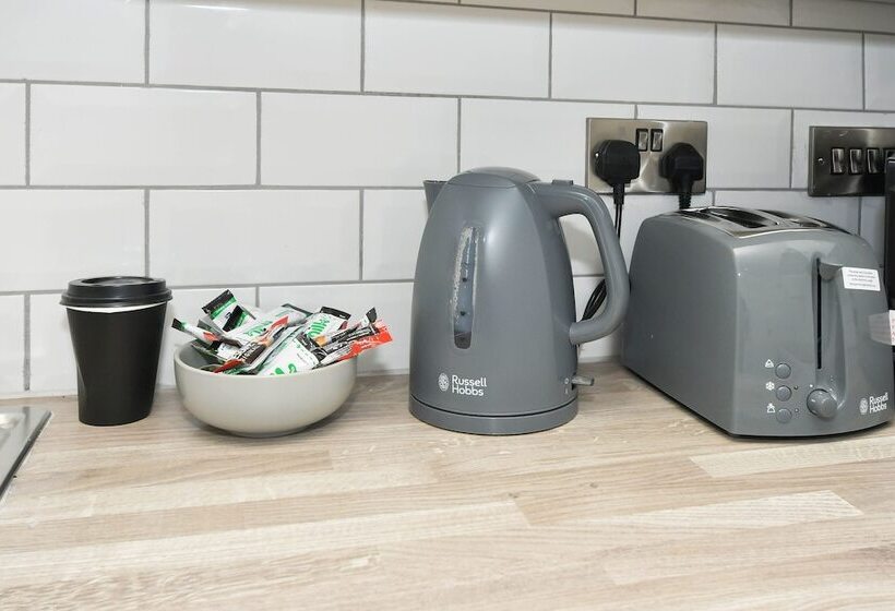 Пансион Townhouse@ 147 Westminster Street Crewe