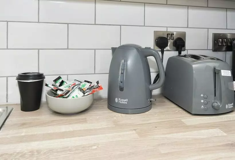 Majatalo Townhouse@ 147 Westminster Street Crewe