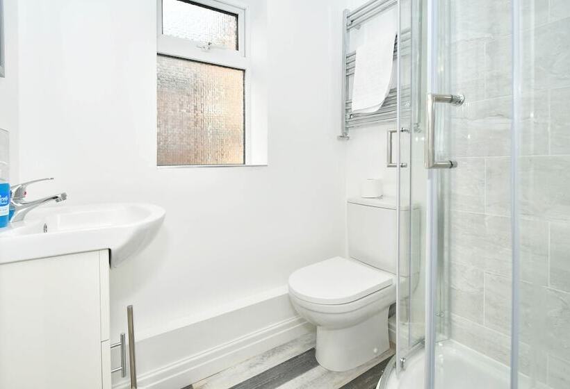 Пансион Townhouse@ 147 Westminster Street Crewe