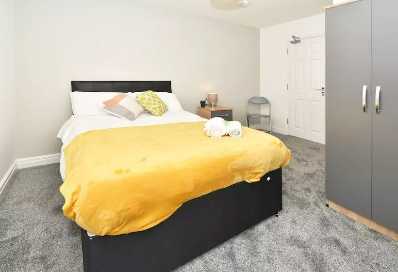 Majatalo Townhouse@ 147 Westminster Street Crewe