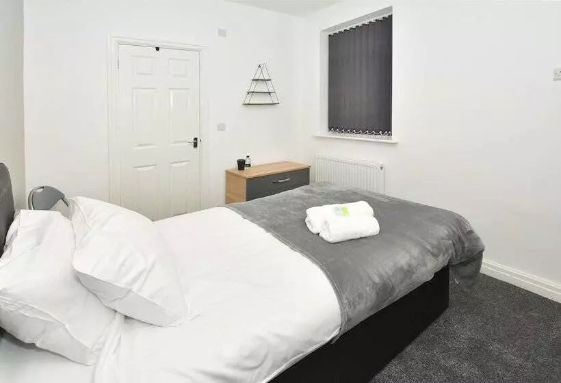 Majatalo Townhouse@ 147 Westminster Street Crewe