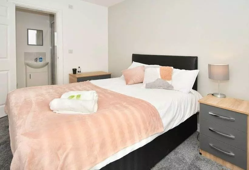 Majatalo Townhouse@ 147 Westminster Street Crewe