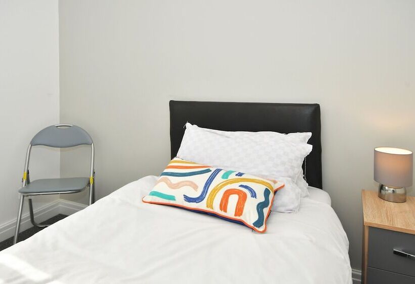 Пансион Townhouse@ 147 Westminster Street Crewe