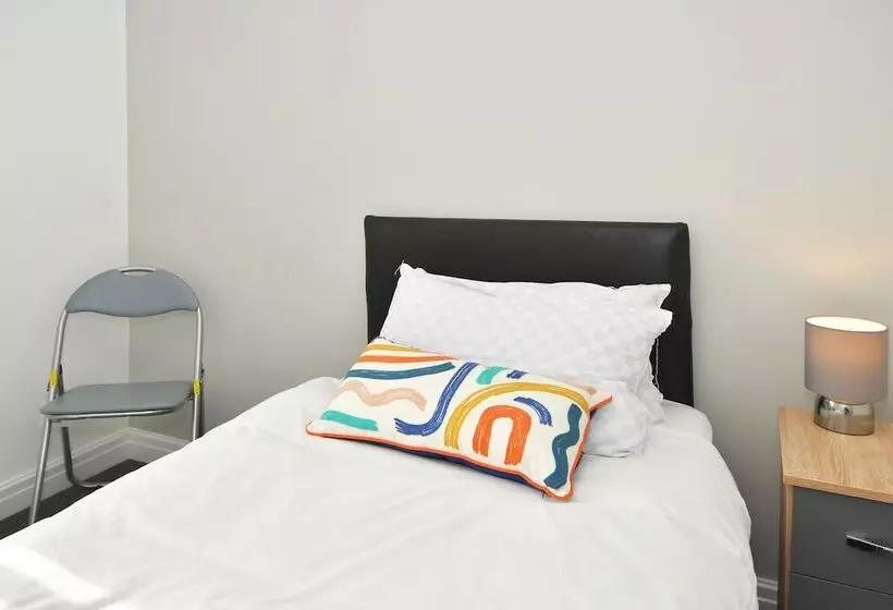 Majatalo Townhouse@ 147 Westminster Street Crewe