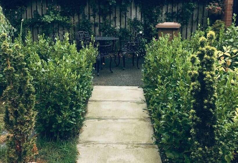 Резиденция 3 Bed House In Armagh City