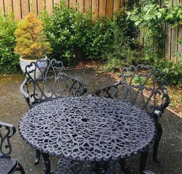 اقامتگاه 3 Bed House In Armagh City