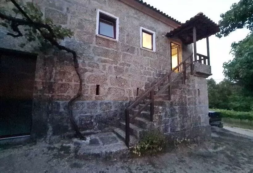 レジデンス Beautiful 2 Bed House   Marco De Canaveses