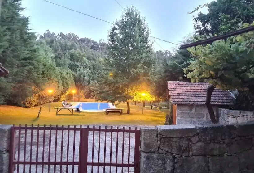 レジデンス Beautiful 2 Bed House   Marco De Canaveses