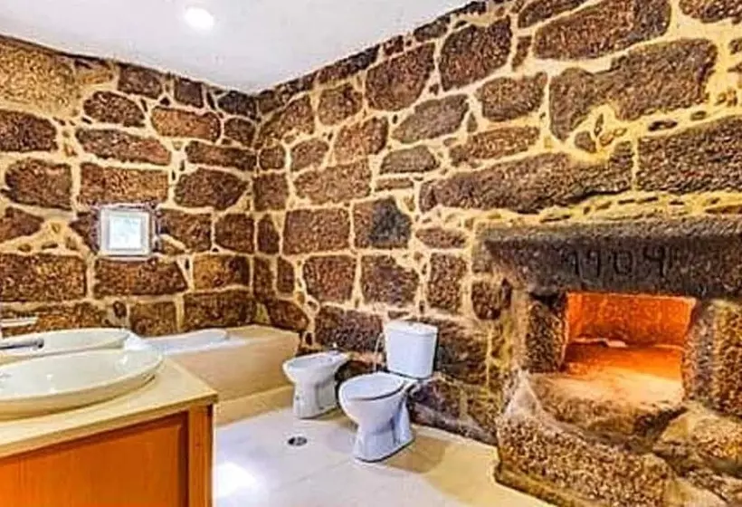 レジデンス Beautiful 2 Bed House   Marco De Canaveses