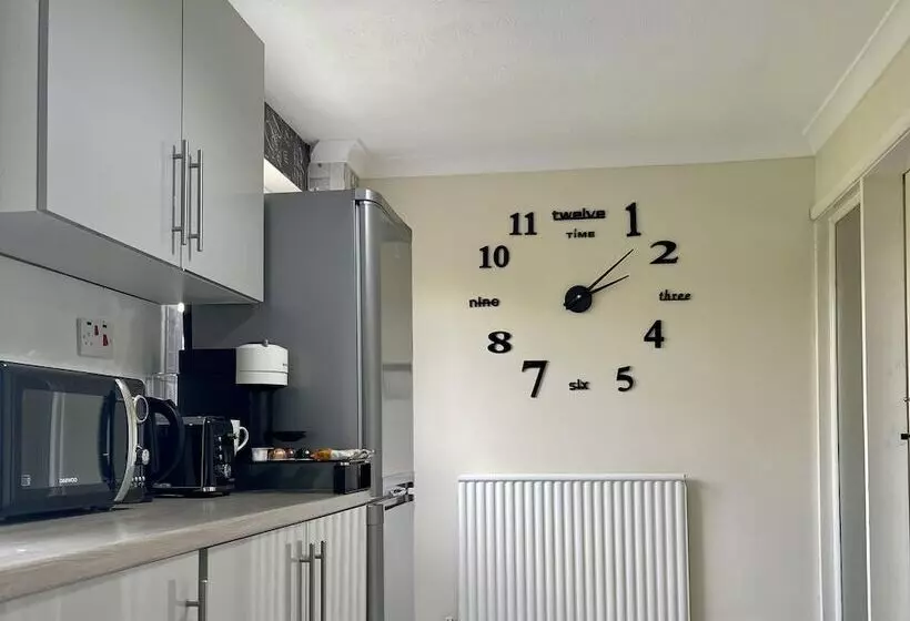 Residenssi Enjoy Lovely 4 Bed Apartment With Garden