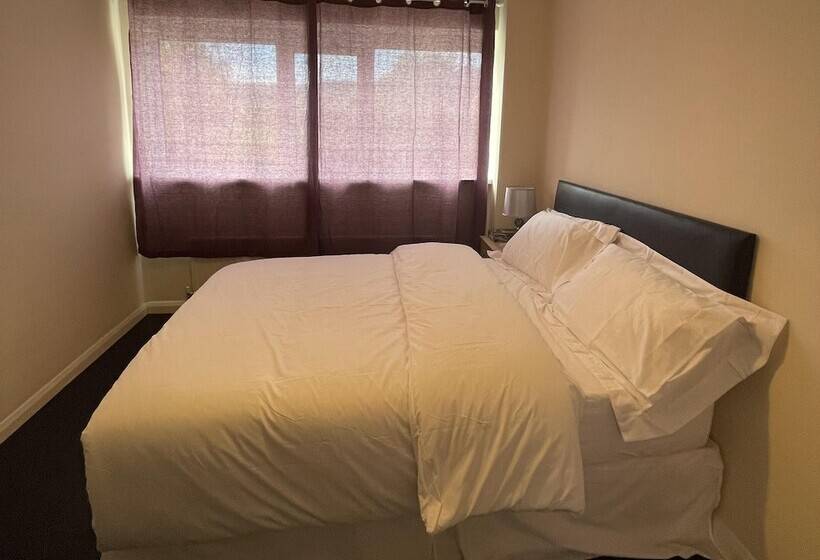 Резиденция Enjoy Lovely 4 Bed Apartment With Garden