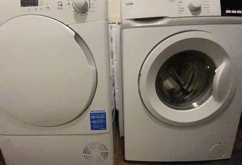 Резиденция Enjoy Lovely 4 Bed Apartment With Garden