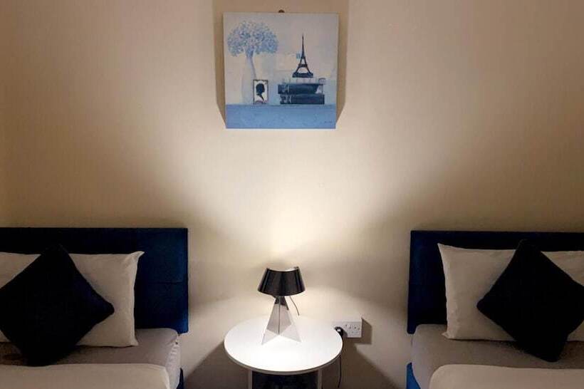 Residenza Impeccable 1 Bed House In Pontefract