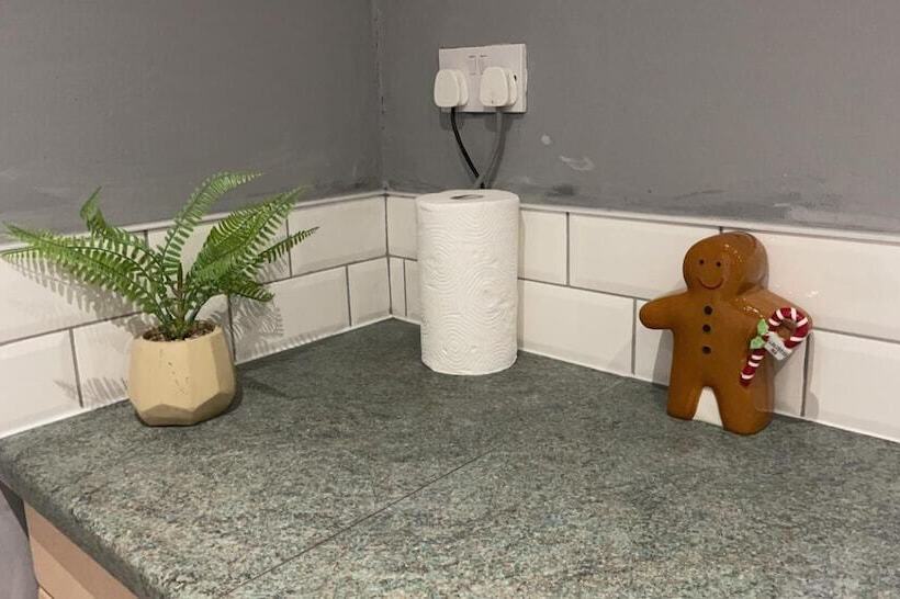 Residenza Impeccable 1 Bed House In Pontefract