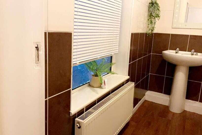 Residenza Impeccable 1 Bed House In Pontefract