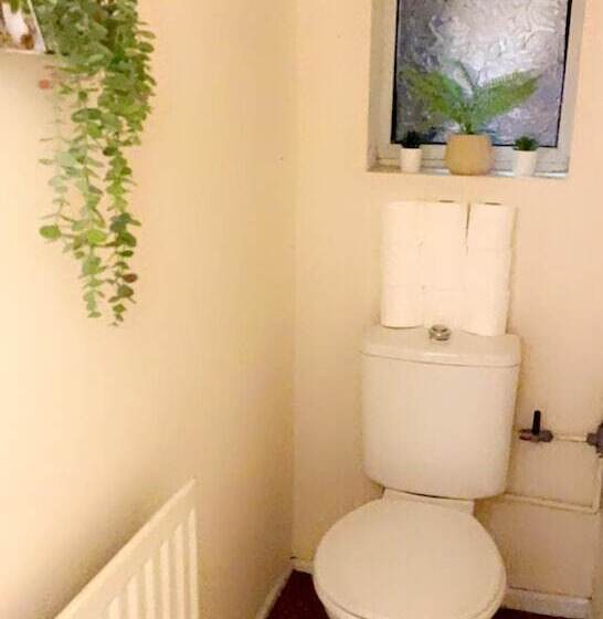 Residenza Impeccable 1 Bed House In Pontefract