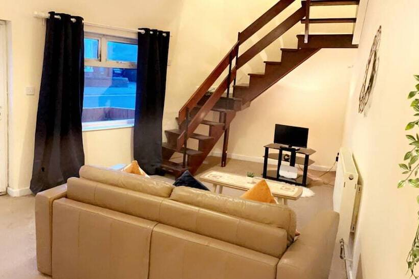 Residenza Impeccable 1 Bed House In Pontefract