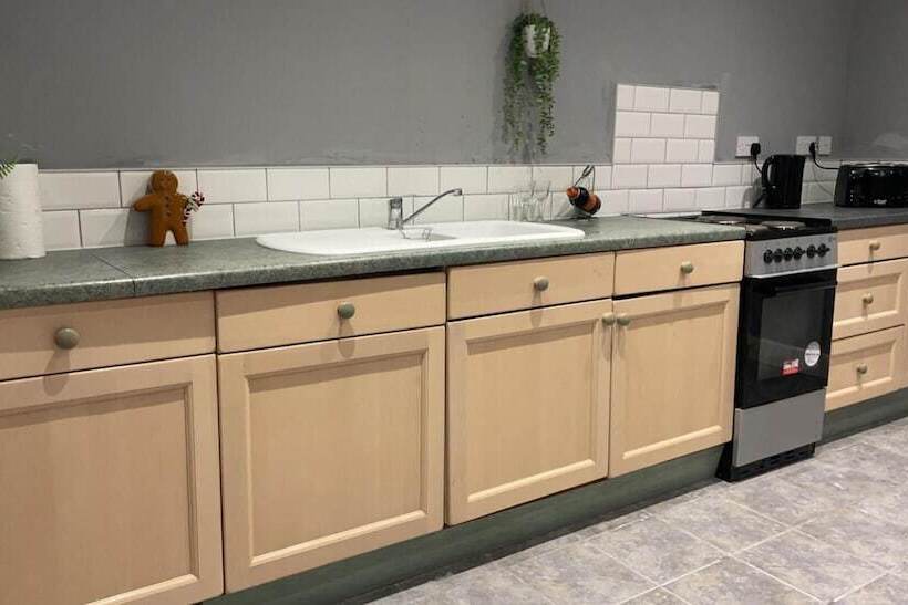 Residenza Impeccable 1 Bed House In Pontefract