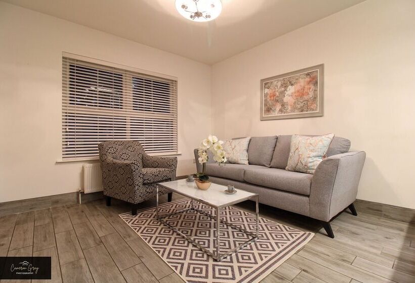 إقامة Modern Home In Belfast, Office, Parking, Wifi