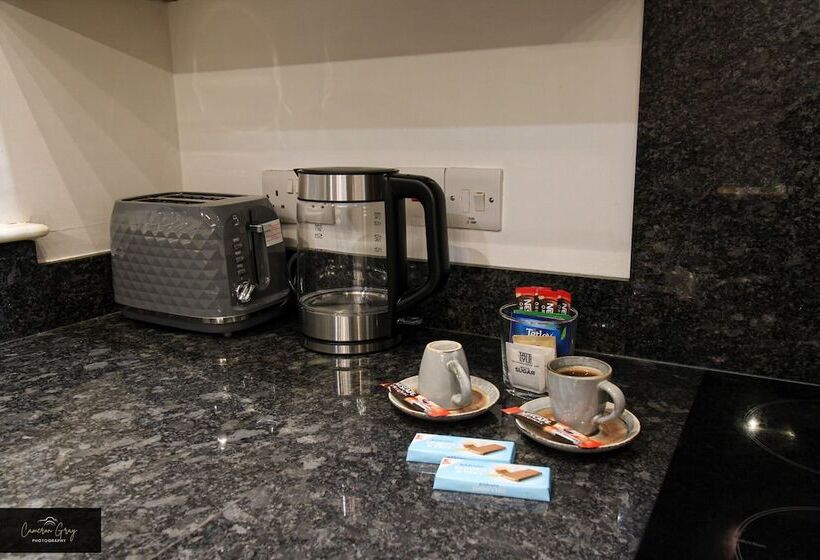 إقامة Modern Home In Belfast, Office, Parking, Wifi