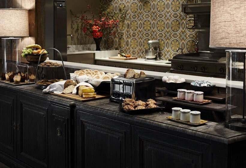 리조트 The Bradstan Boutique