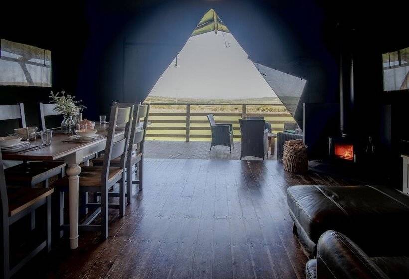 منتجع Worms Head Glamping Tent   Llangennith