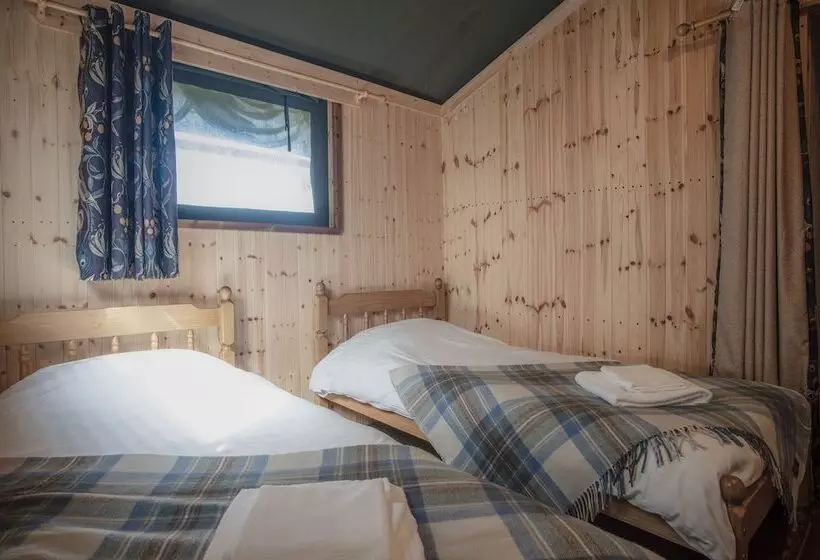 Lomakeskus Worms Head Glamping Tent   Llangennith