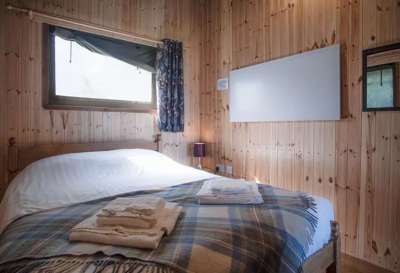 Lomakeskus Worms Head Glamping Tent   Llangennith