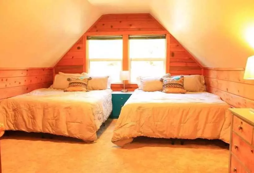 Aster By Avantstay Classic Kings Beach Cottage In The Of North Shore