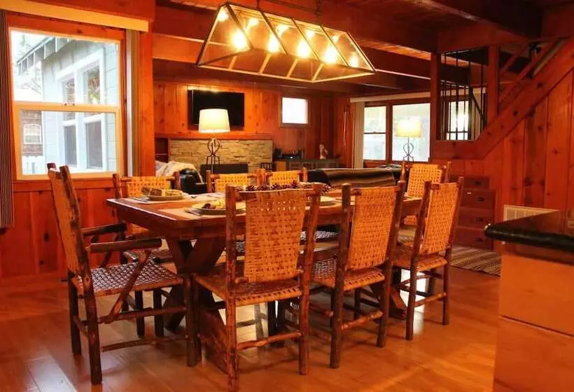 Aster By Avantstay Classic Kings Beach Cottage In The Of North Shore