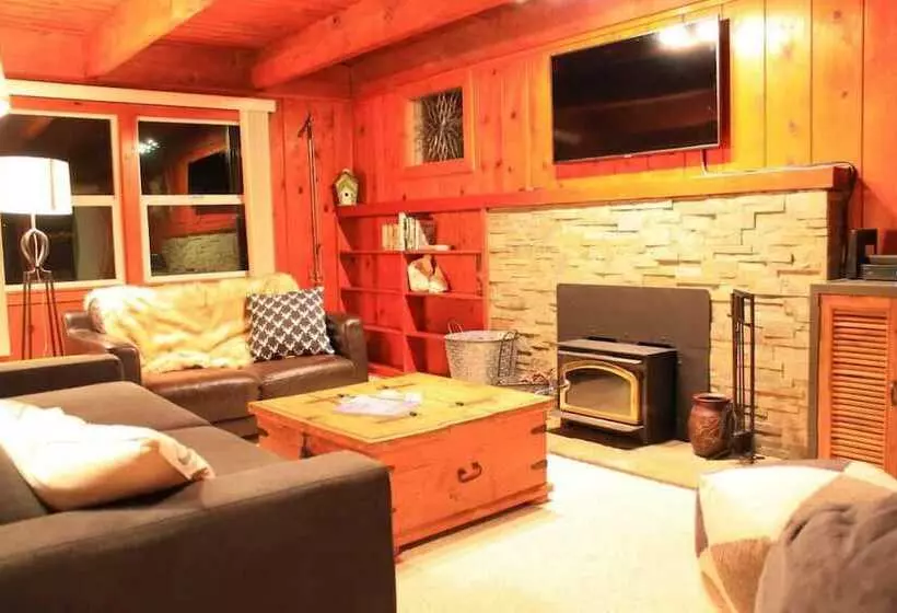 Aster By Avantstay Classic Kings Beach Cottage In The Of North Shore