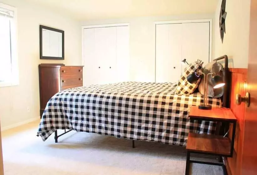 Aster By Avantstay Classic Kings Beach Cottage In The Of North Shore