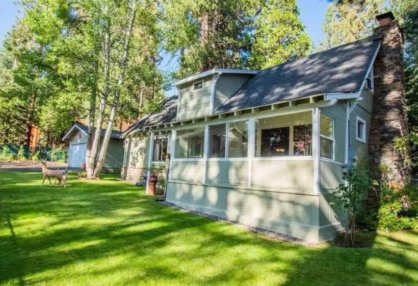 Aster By Avantstay Classic Kings Beach Cottage In The Of North Shore