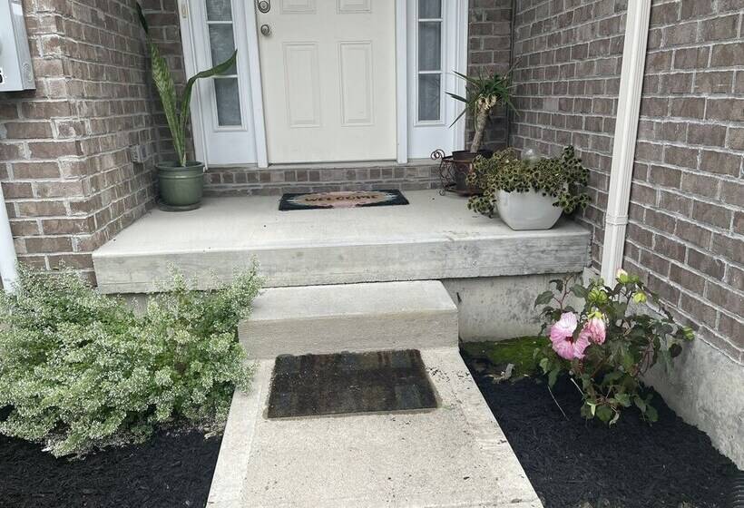 צימר West Chester Gallery