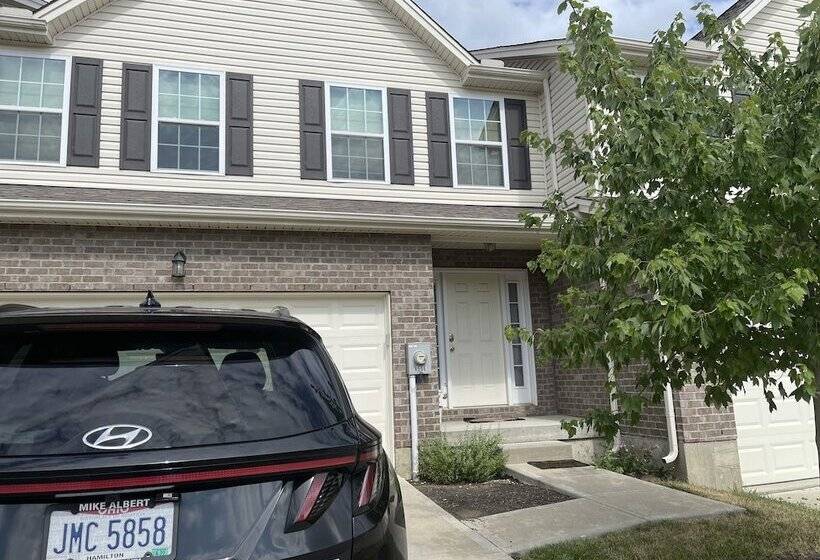 צימר West Chester Gallery