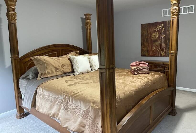 צימר West Chester Gallery