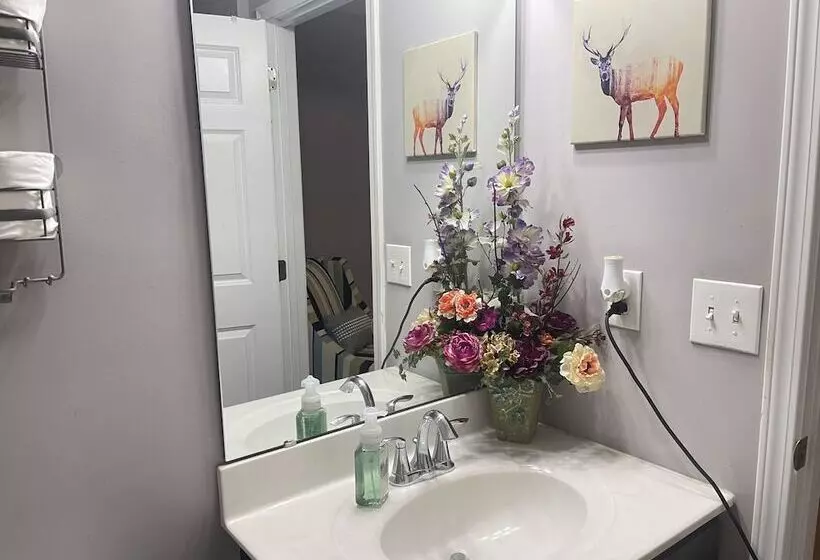 ベッドアンドブレックファースト West Chester Gallery