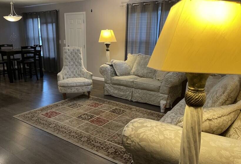 צימר West Chester Gallery