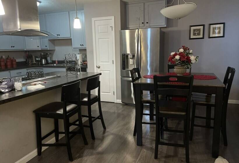 צימר West Chester Gallery