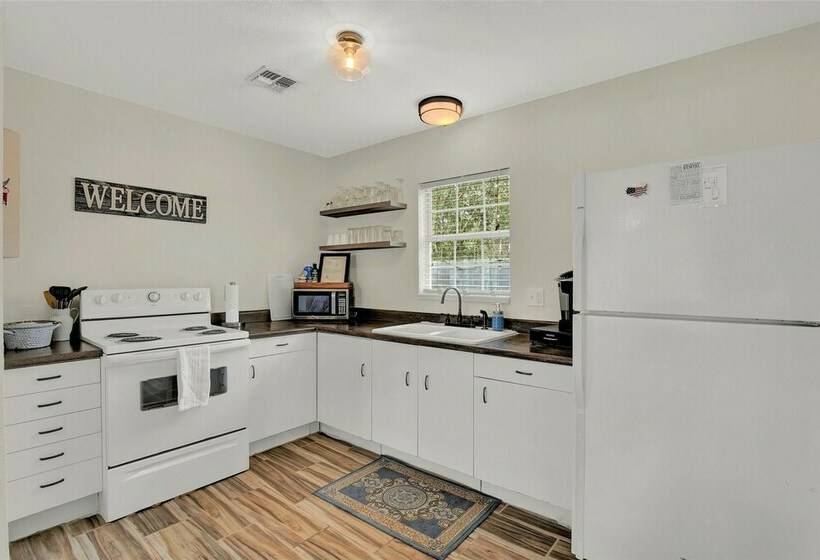 Charming Cottagehot Tub And Grill3 Min To Main!