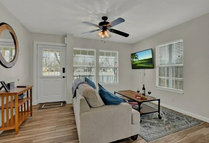 Charming Cottagehot Tub And Grill3 Min To Main!