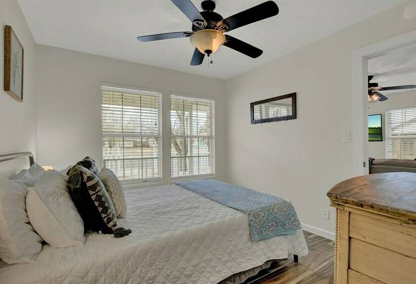 Charming Cottagehot Tub And Grill3 Min To Main!