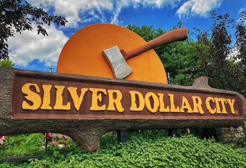 Downtown House  In Historic Branson   Awesome Location!! Discounted Rates!!