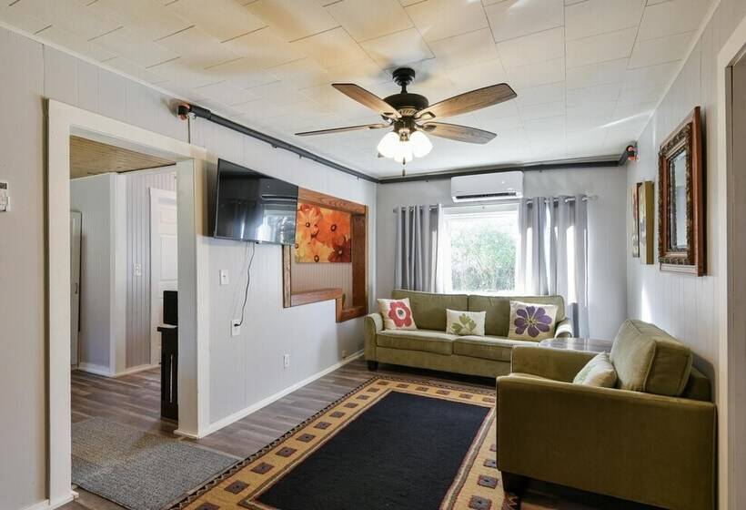 Downtown House  In Historic Branson   Awesome Location!! Discounted Rates!!