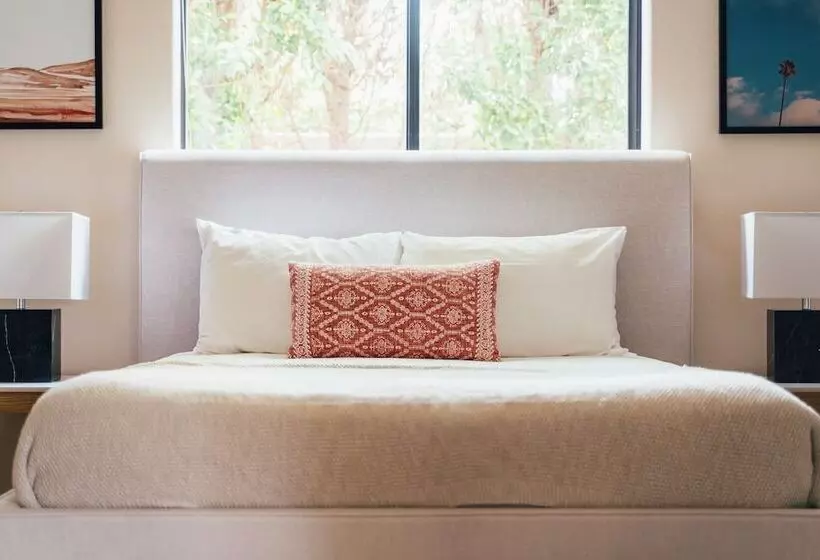 Firefly By Avantstay Spacious Backyard W/ Pool& Hot Tub!