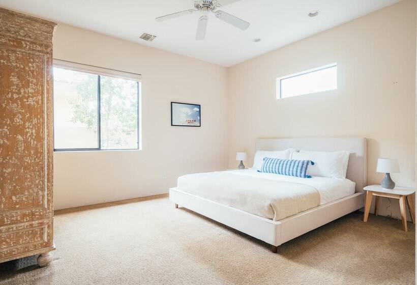 Firefly By Avantstay Spacious Backyard W/ Pool& Hot Tub!